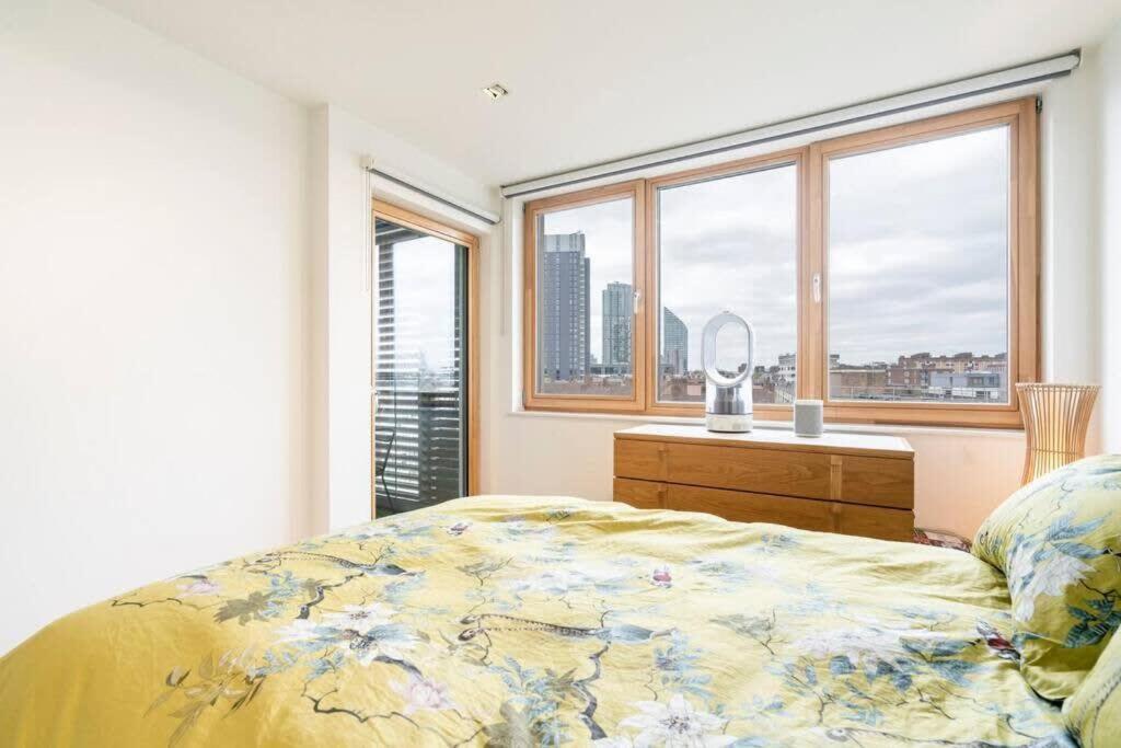 1 Bedroom Penthouse Flat In East Лондон Экстерьер фото